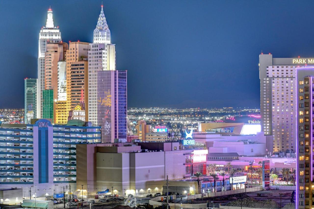 Lucky Gem Penthouse & Luxury Suites At Signature Resort, Balcony Strip View 1607 라스베이거스 외부 사진