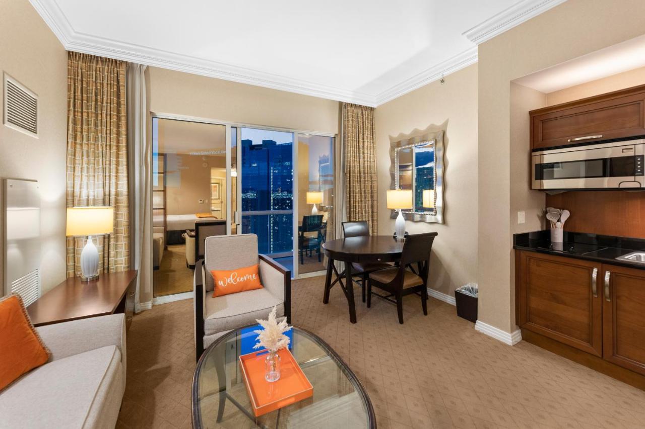 Lucky Gem Penthouse & Luxury Suites At Signature Resort, Balcony Strip View 1607 라스베이거스 외부 사진