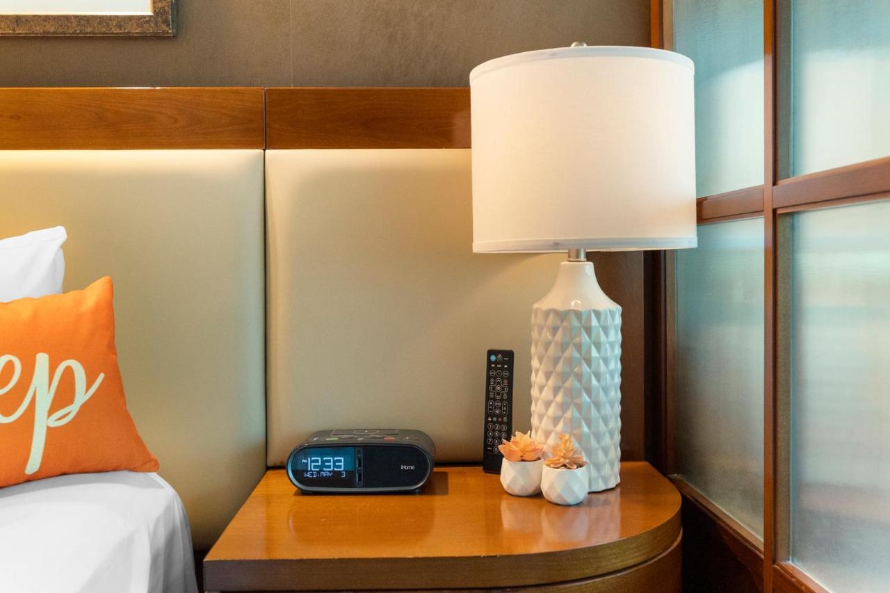 Lucky Gem Penthouse & Luxury Suites At Signature Resort, Balcony Strip View 1607 라스베이거스 외부 사진